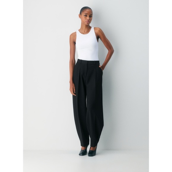 Aritzia Tops - nwot Aritzia (Babaton) Original Contour '90s Tank S